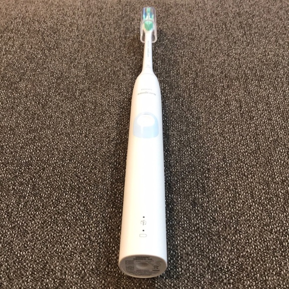 Philips Sonicare Rechargeable Toothbrush🦷🪥 - Picture 3 of 9